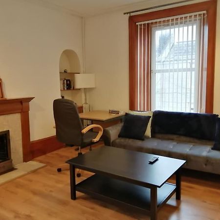 Stylish One Bed Flat With Private Parking Aberdeen Exterior photo